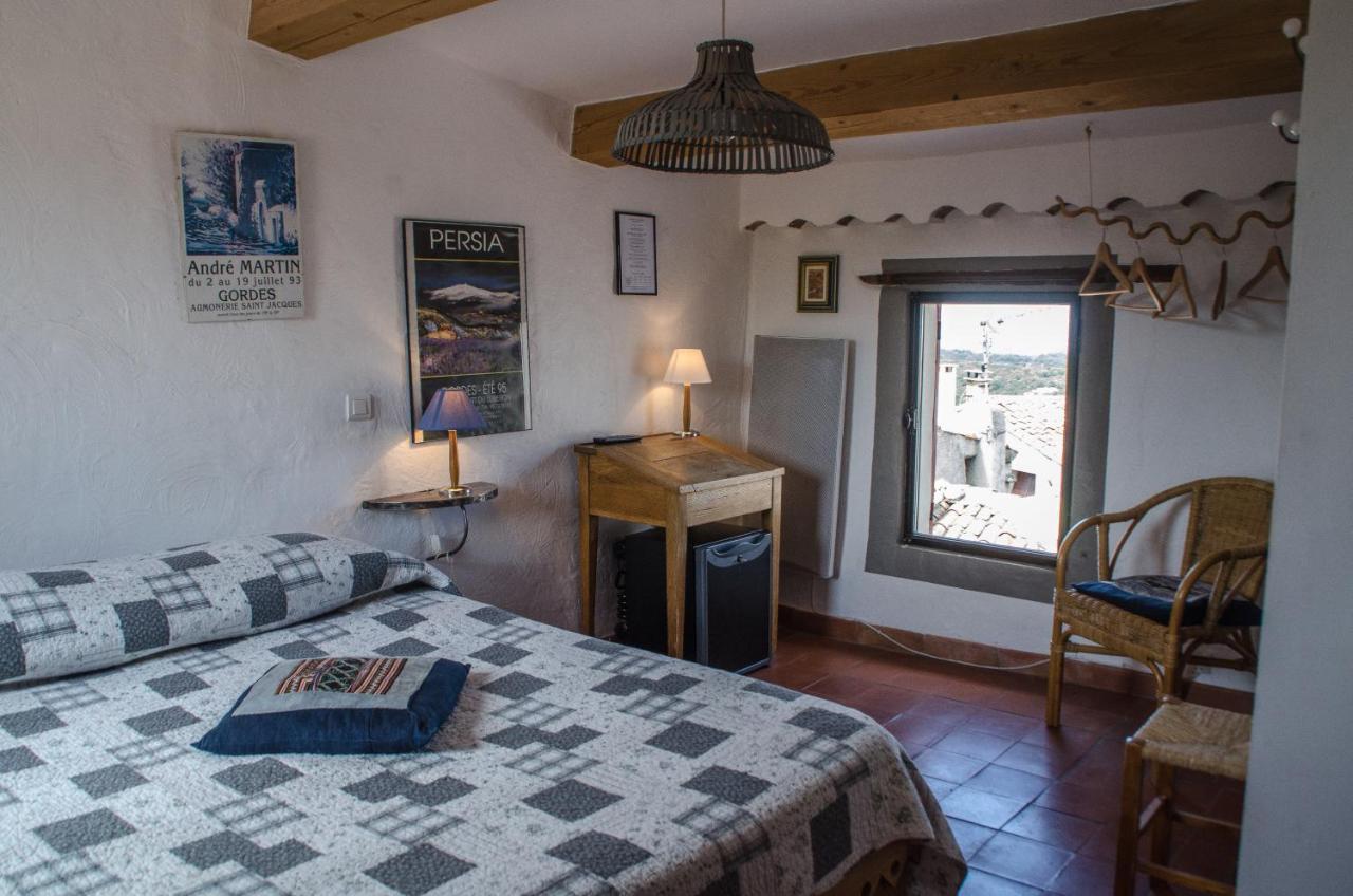 Hotel Les Remparts Венаск Экстерьер фото